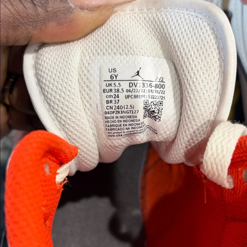 Nike Kids Sneakers - Red and Cream - Picture 4 of 16